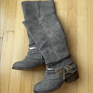 WORN ONCE Olive & Edie TAUPE color